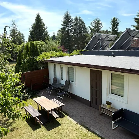 Ostrowo Rodzinne Wczasy 山林小屋